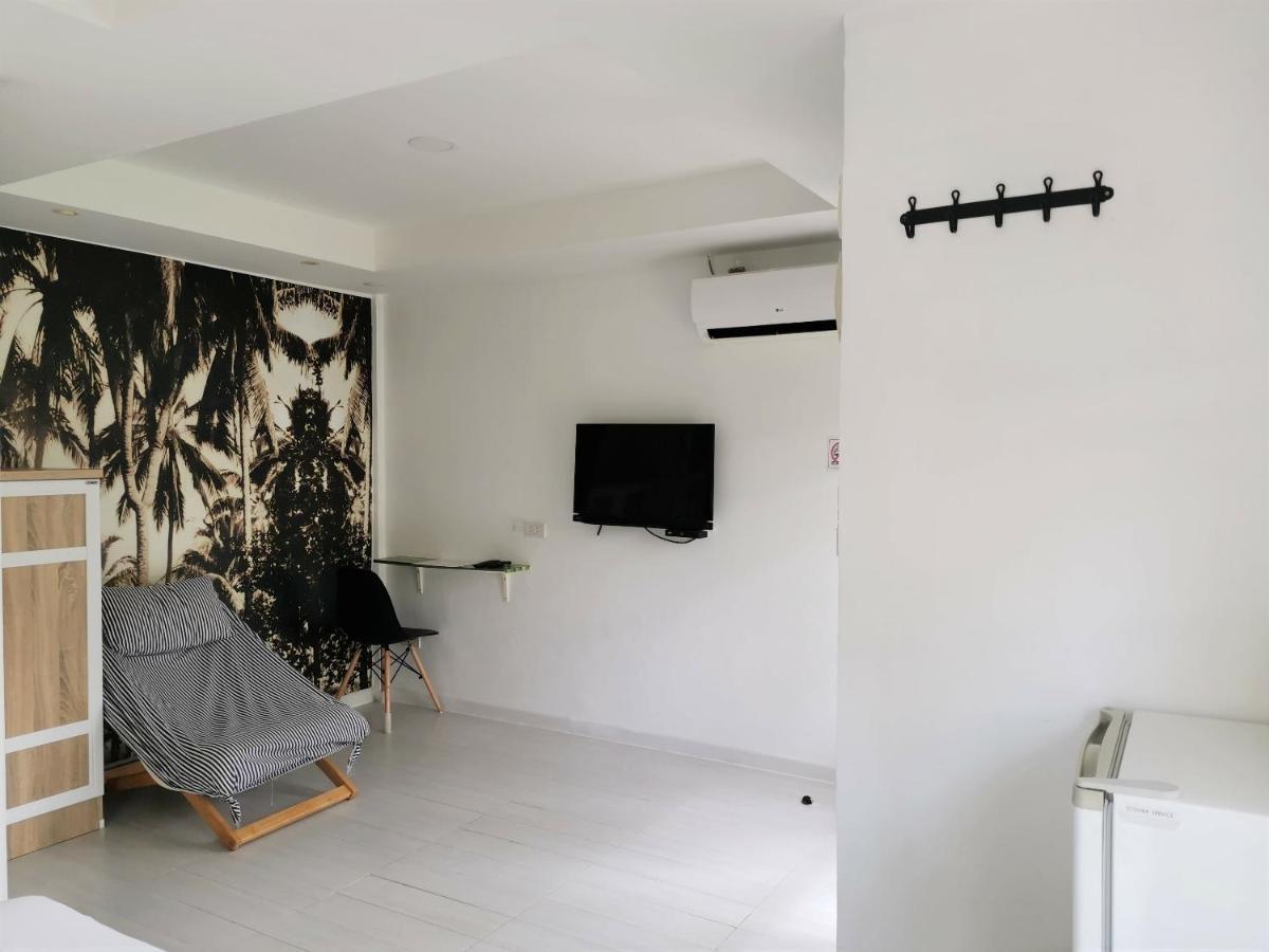 1715 House - White Rhino Hotel Rawai Exterior photo