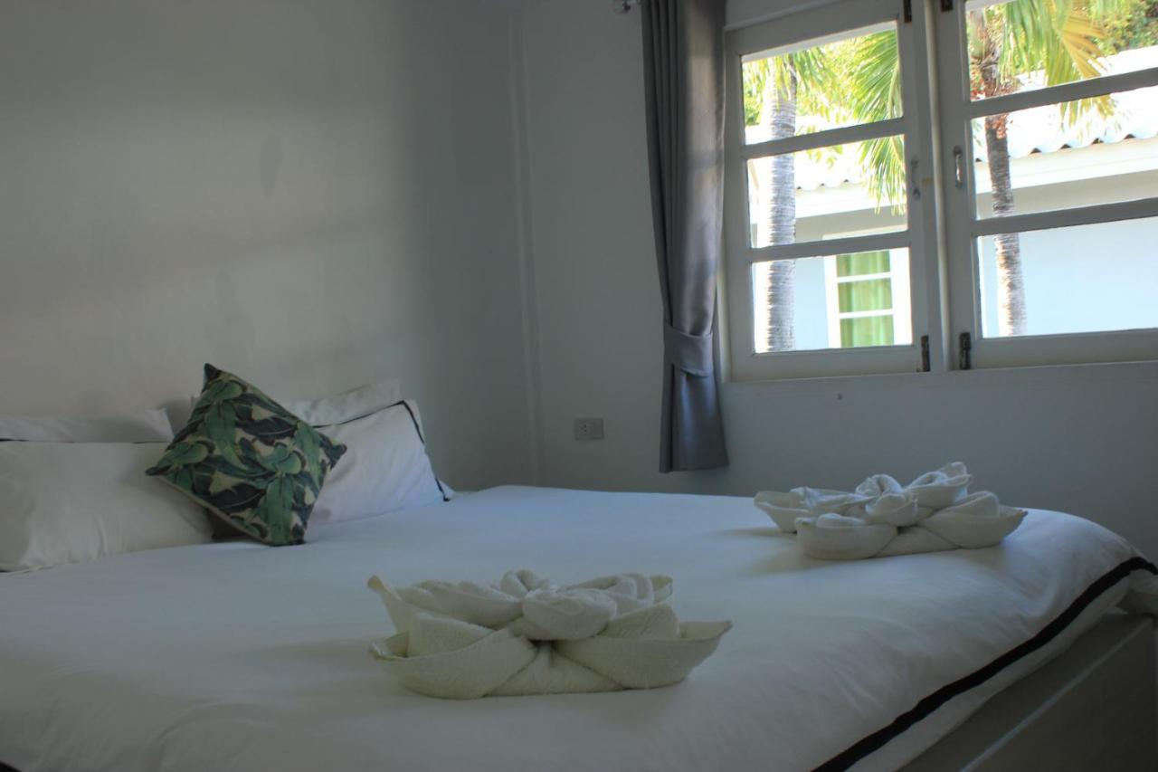 1715 House - White Rhino Hotel Rawai Exterior photo