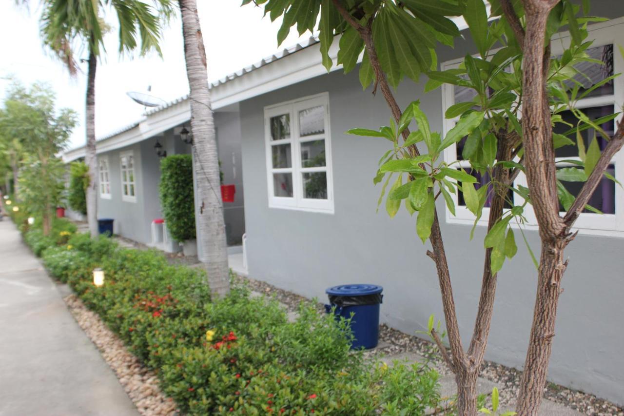 1715 House - White Rhino Hotel Rawai Exterior photo
